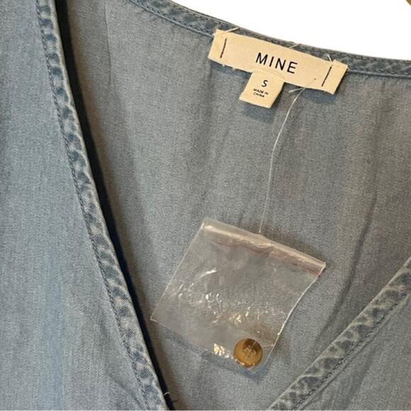 RED DRESS BOUTIQUE Chambray Peplum Top - Picture 6 of 6